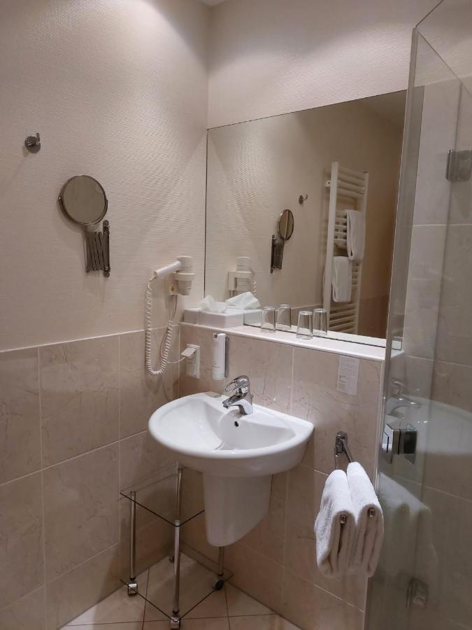 Hotel Goldener Stern Санкт Ингберт Екстериор снимка