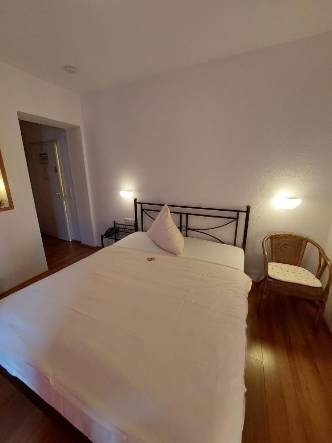 Hotel Goldener Stern Санкт Ингберт Екстериор снимка