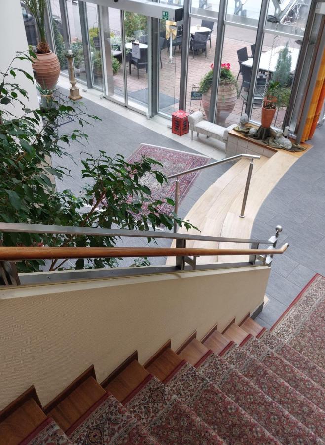 Hotel Goldener Stern Санкт Ингберт Екстериор снимка